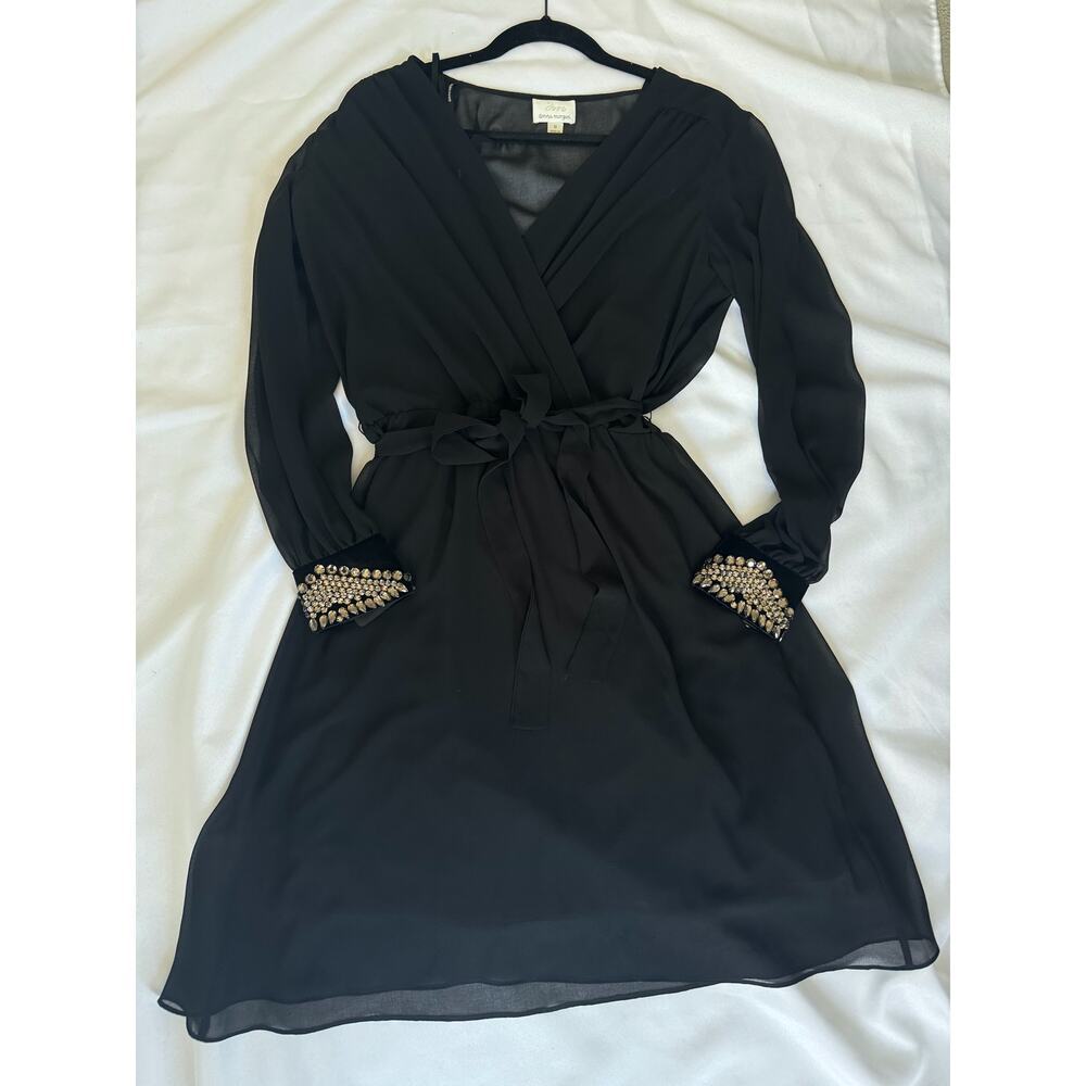 Stunning Black Donna Morgan Size 8 with Gemmed Velvet Sleeve